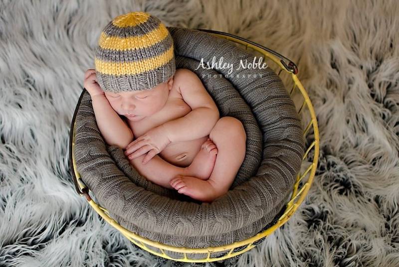 Handgestrickte Gestreifte Neugeborenen Mütze Grau & Gelb Fotografie Requisite von zellashop