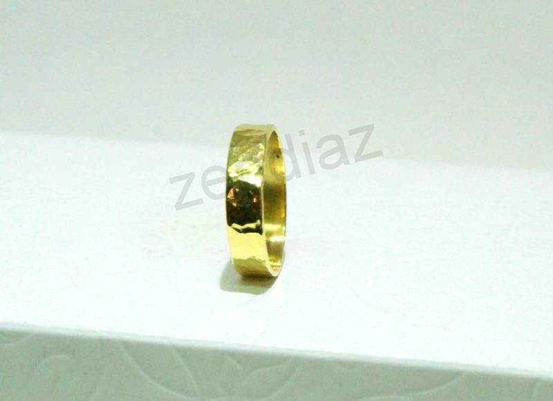 Gehämmerter Messingbreitbandring von zendiaz