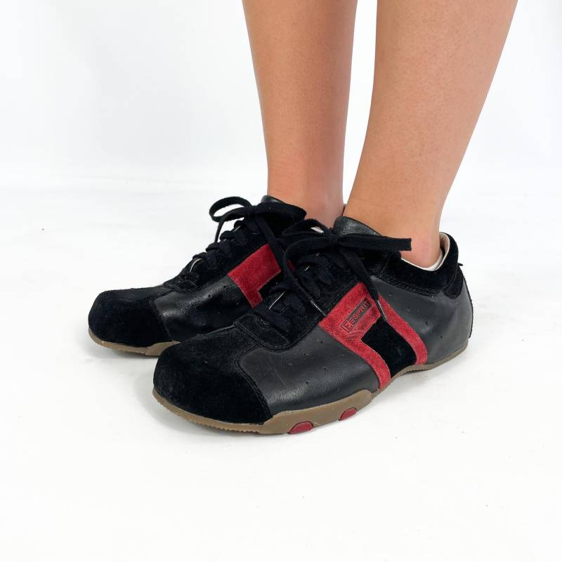 Esprit Sneaker in Schwarz Und Rot - Retro-Y2K-Freizeitschuhe Für Damen Sportliche Schnürschuhe Größe Eu 40/Uk 7 Us 9 von zephyry2k