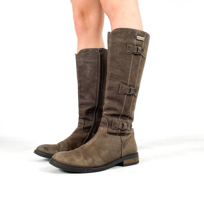 Hohe Braune Vintage-stiefel Mit Schnalle Für Damen - Dreifach-Riemen-Detail, Reitstil, Alltäglicher Retro-Look Größe Eu 39/Uk 6 Us 8 Hohe Braune Vintage-stiefel Mit Schnalle Für Damen - Dreifach-Riemen-Detail, Reitstil, Alltäglicher Retro-Look Größe Eu 39/Uk 6 Us 8 von zephyry2k