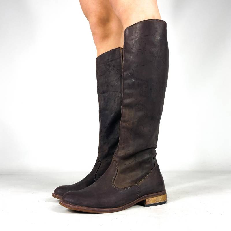 Hohe Stiefel in Dunkelbraun Mit Dezentem Muster - Größe Eu 36/Uk 3 Us 5 von zephyry2k