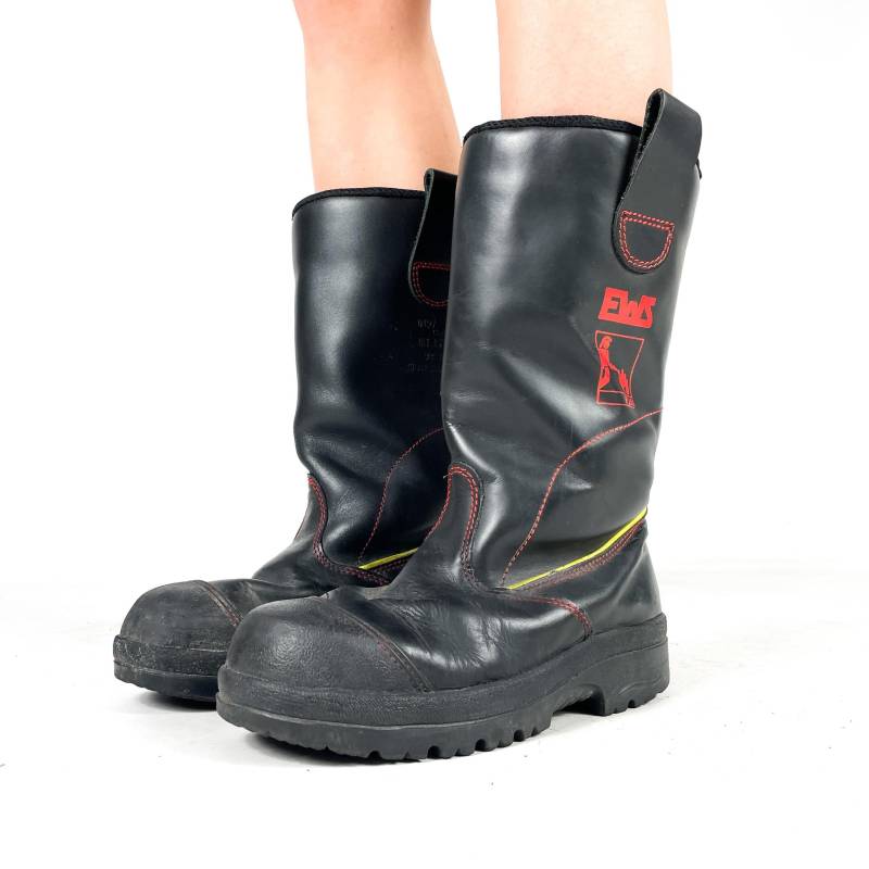 Schwarze Leder-Arbeitsstiefel - Robuste Industriestiefel Aus Echtem Leder Mit Roten Ziernähten Techno-Rave-stiefel Eu 38/Uk 5 Us 7 von zephyry2k