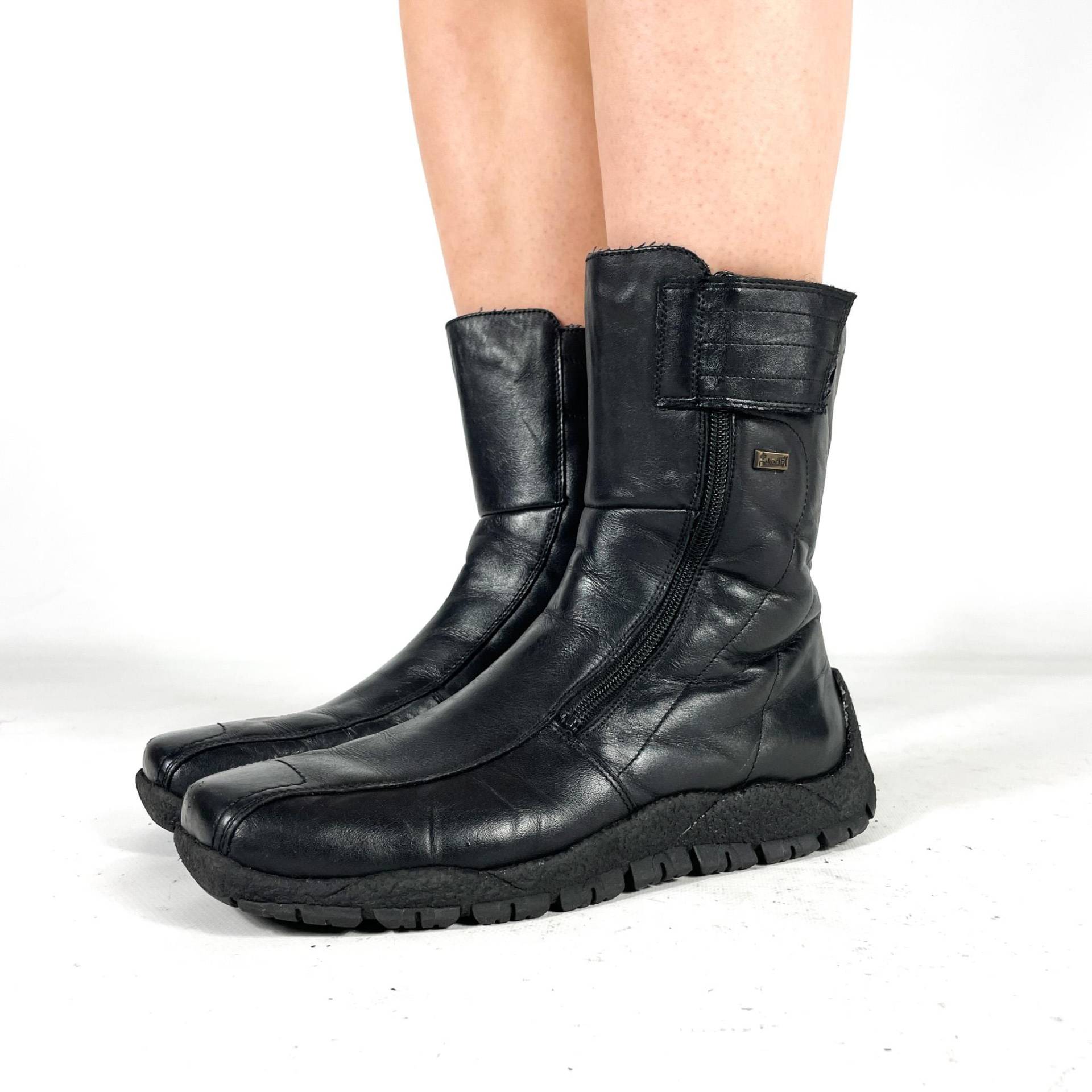 Schwarze Winterlederstiefel - Warm Gefütterte Schneestiefel Für Damen Bequeme Flache Stiefeletten Größe Eu 39/Uk 6 Us 8 von zephyry2k