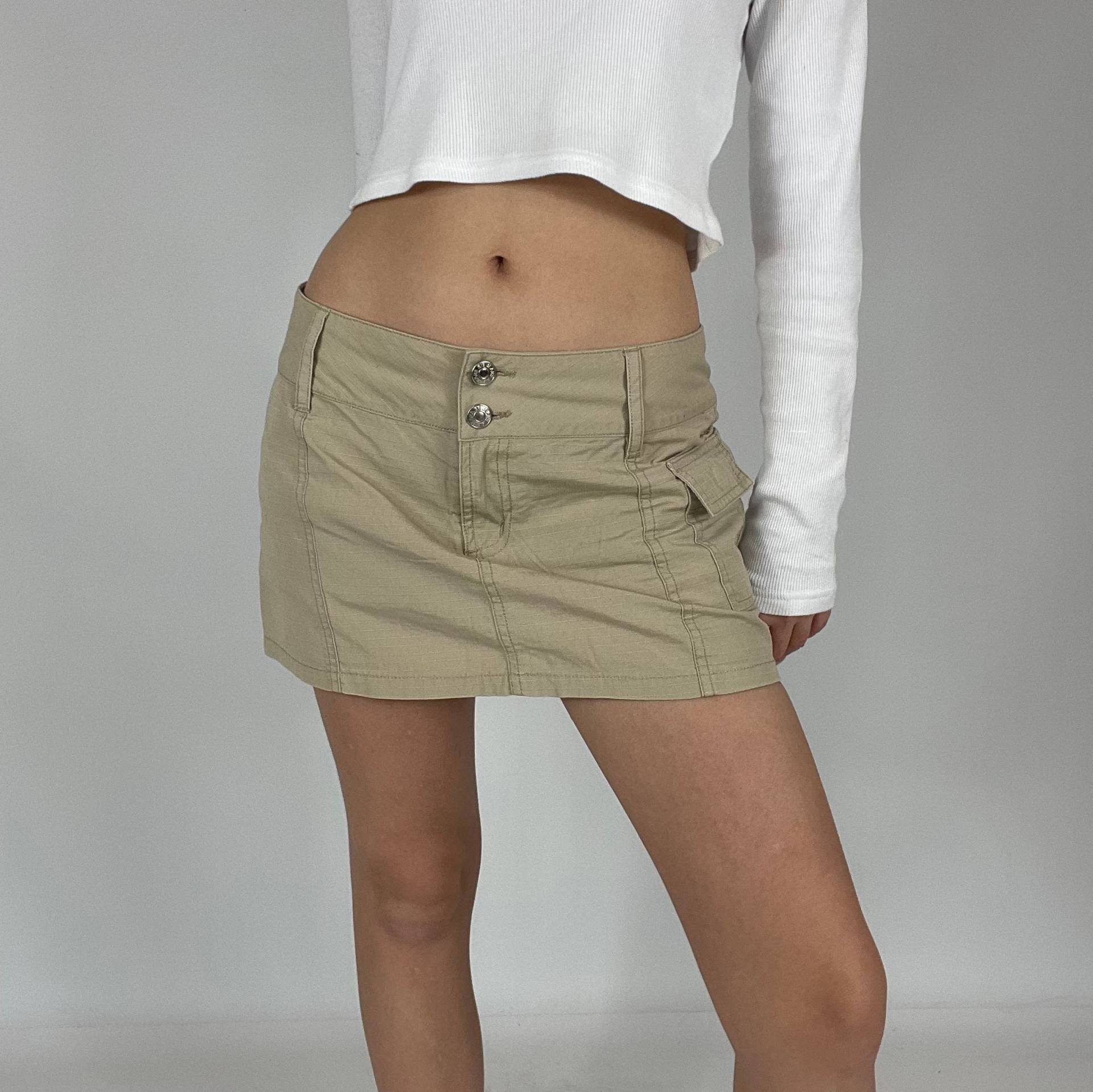Y2K Creme Mini Preloved Kurzer Sommer Cargo Rock Mit Shorts Darunter Y2K Creme Mini Preloved Kurzer Sommer Cargo Rock Mit Shorts Darunter von zephyry2k