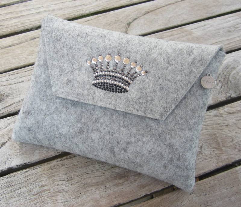 Zigbaxx Filz Tasche Clutch Mäppchen Crown 1 Für Kosmetik Stifte Diabetes Accessoires Wollfilz Krone | Grau Schwarz Beige Braun Pink Zigbaxx Filz Tasche Clutch Mäppchen Crown 1 Für Kosmetik Stifte Diabetes Accessoires Wollfilz Krone | Grau Schwarz Beige Braun Pink von zigbaxx