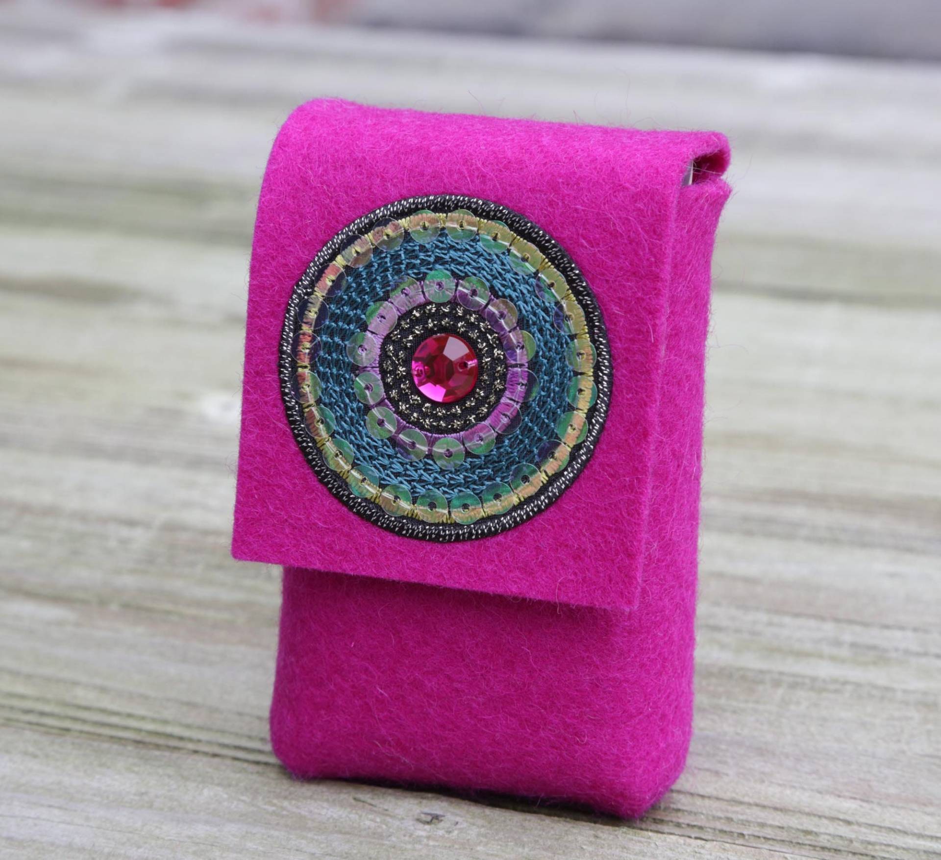 Zigbaxx Zigarettenetui Ibiza Zigarettenhülle Filz Für 20 Zigaretten/Big Box Xl, Merino Wollfilz - Grau Schwarz Pink Zigbaxx Zigarettenetui Ibiza Zigarettenhülle Filz Für 20 Zigaretten/Big Box Xl, Merino Wollfilz - Grau Schwarz Pink von zigbaxx