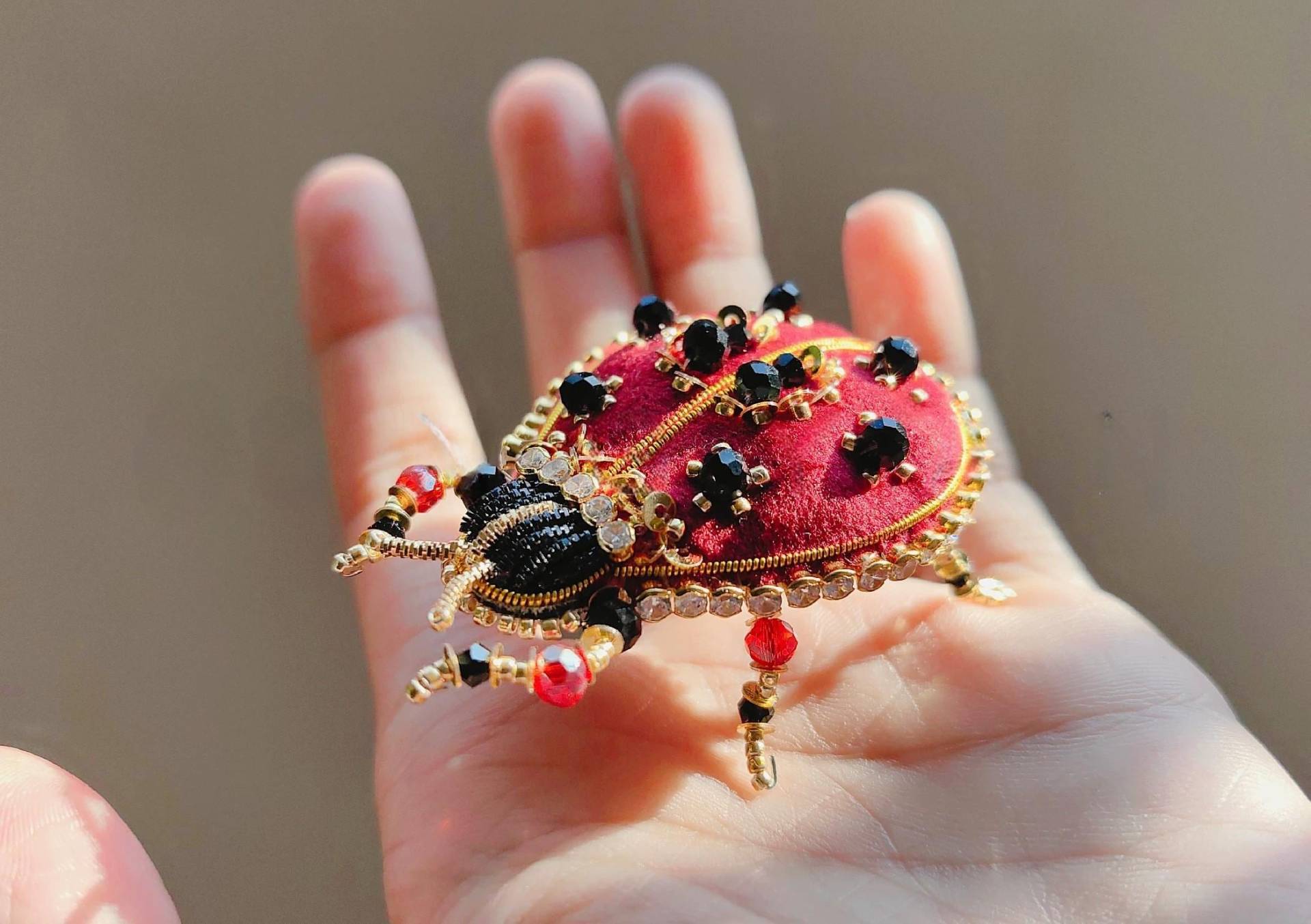 Marienkäfer-Perlenbrosche, Süß Und Auffällig von zirtrone