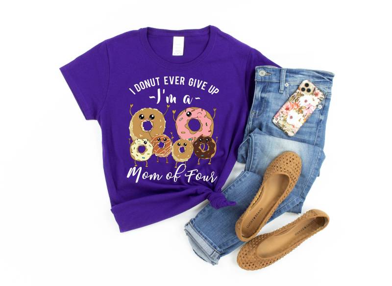 Mutter Von 4 Shirt - Lustiges Vier T-Shirt Muttertagsgeschenk Kindern Donut Meme Zitat Familie Tshirt Kawaii Art Outfit von zjthreads
