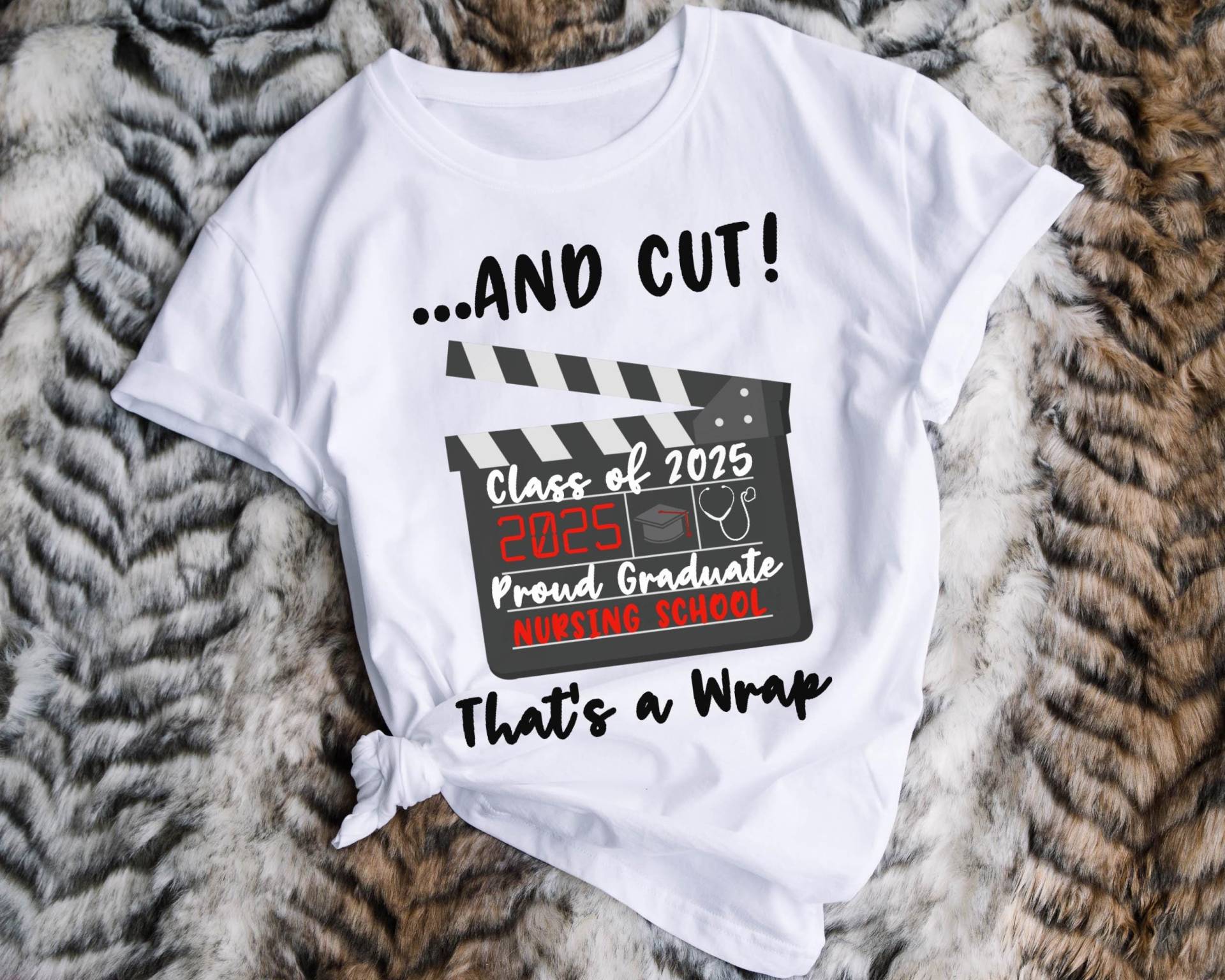 Pflegeschulabschluss Shirt - Krankenschwester Abschluss Klasse Von 2025 Krankenschwestern T-Shirt Pflegegrad Tshirt Geschenk Für Rn Pflegeschulabschluss Shirt - Krankenschwester Abschluss Klasse Von 2025 Krankenschwestern T-Shirt Pflegegrad Tshirt Geschenk Für Rn von zjthreads