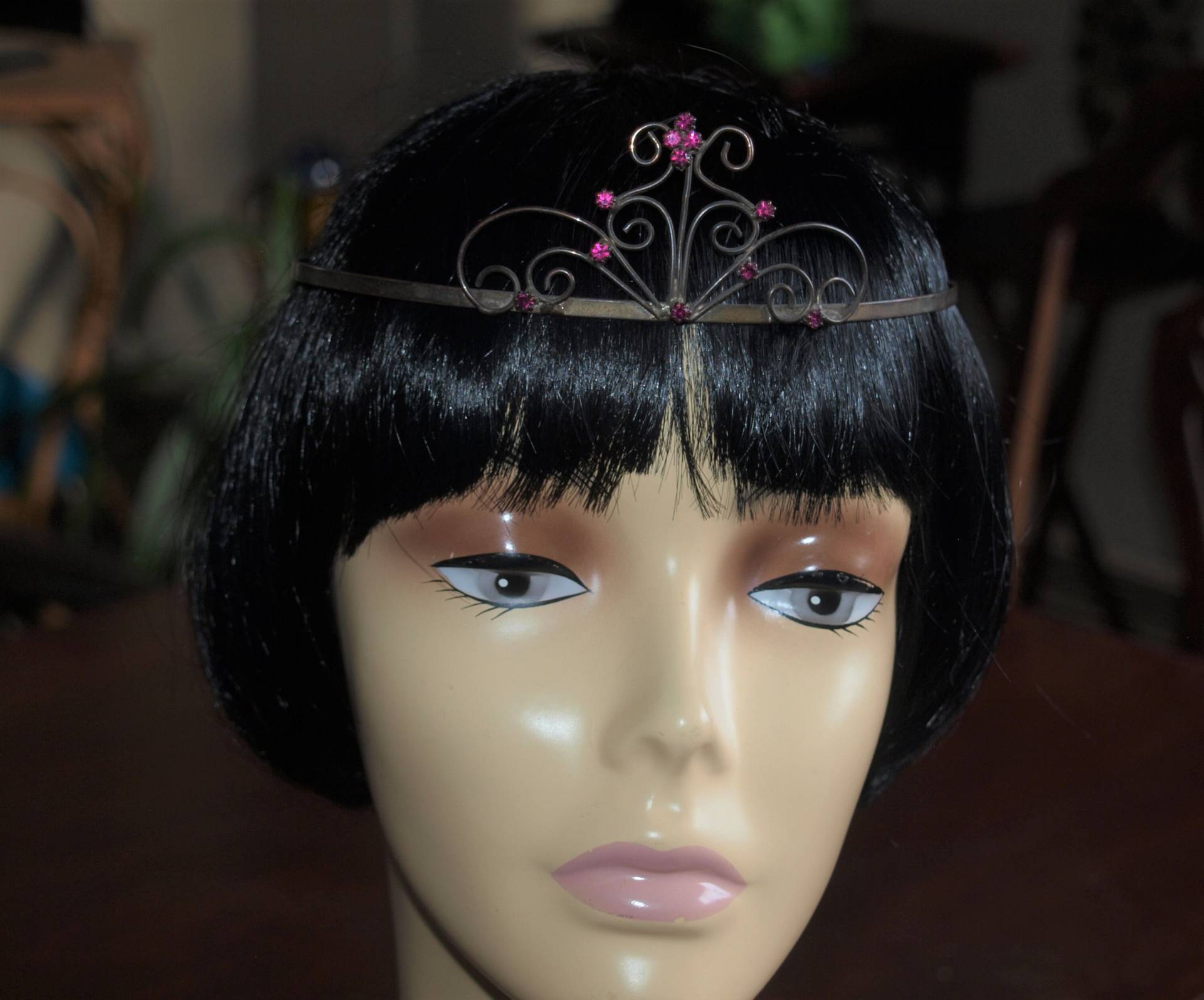 Flapper Tiara in Magenta Pink Flapper Tiara in Magenta Pink von zouzoubijou