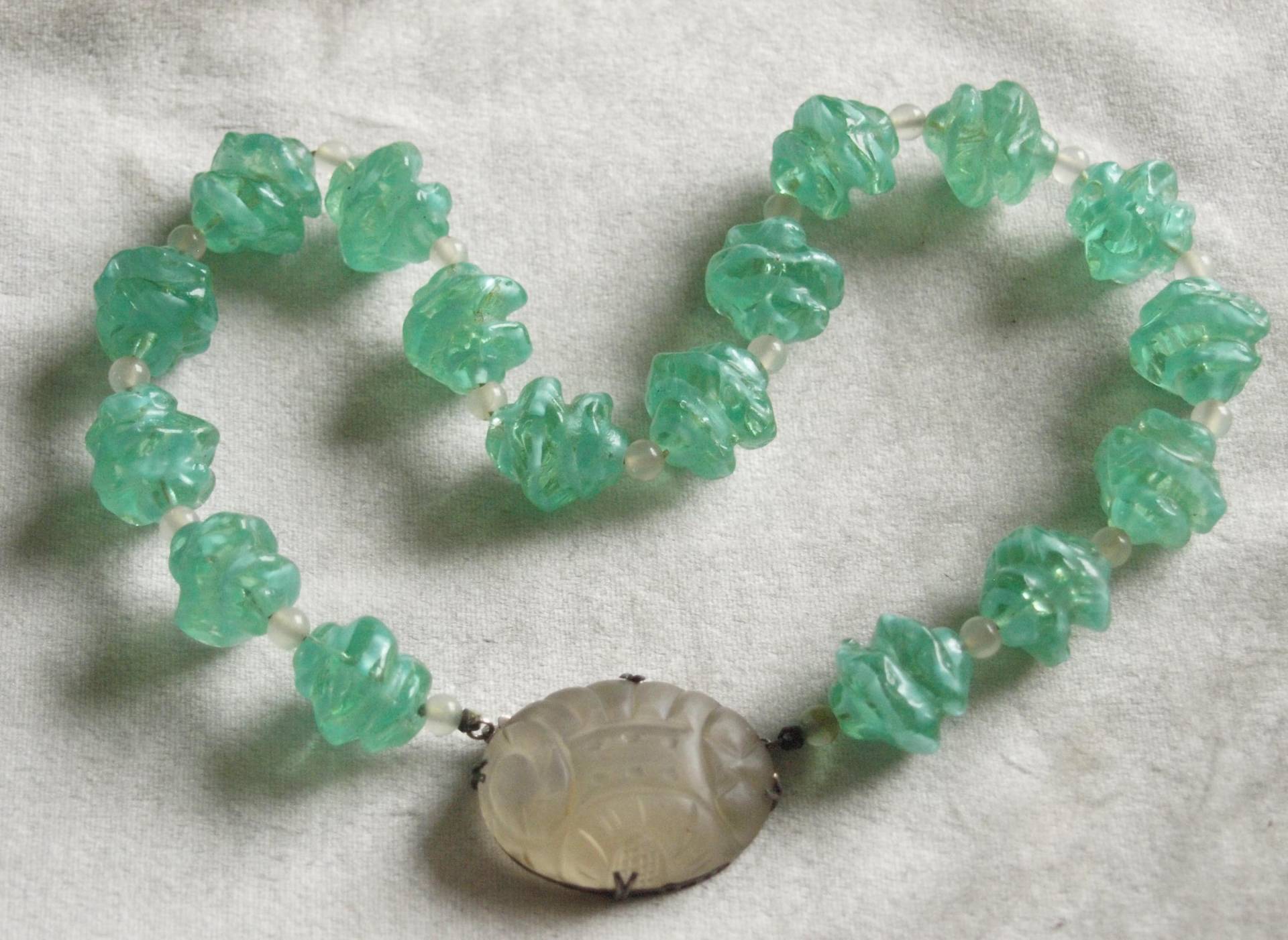 Jade Und Kunst Glas Anhänger Halskette Jade Und Kunst Glas Anhänger Halskette von zouzoubijou