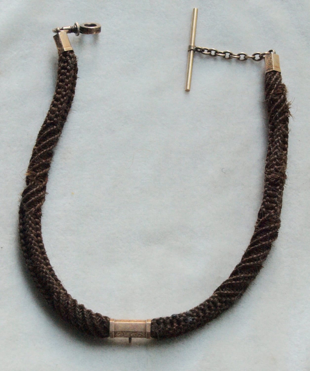 Mid Victorian Haarwerk Uhr Kette Mit Goldbeschlägen Mid Victorian Haarwerk Uhr Kette Mit Goldbeschlägen von zouzoubijou