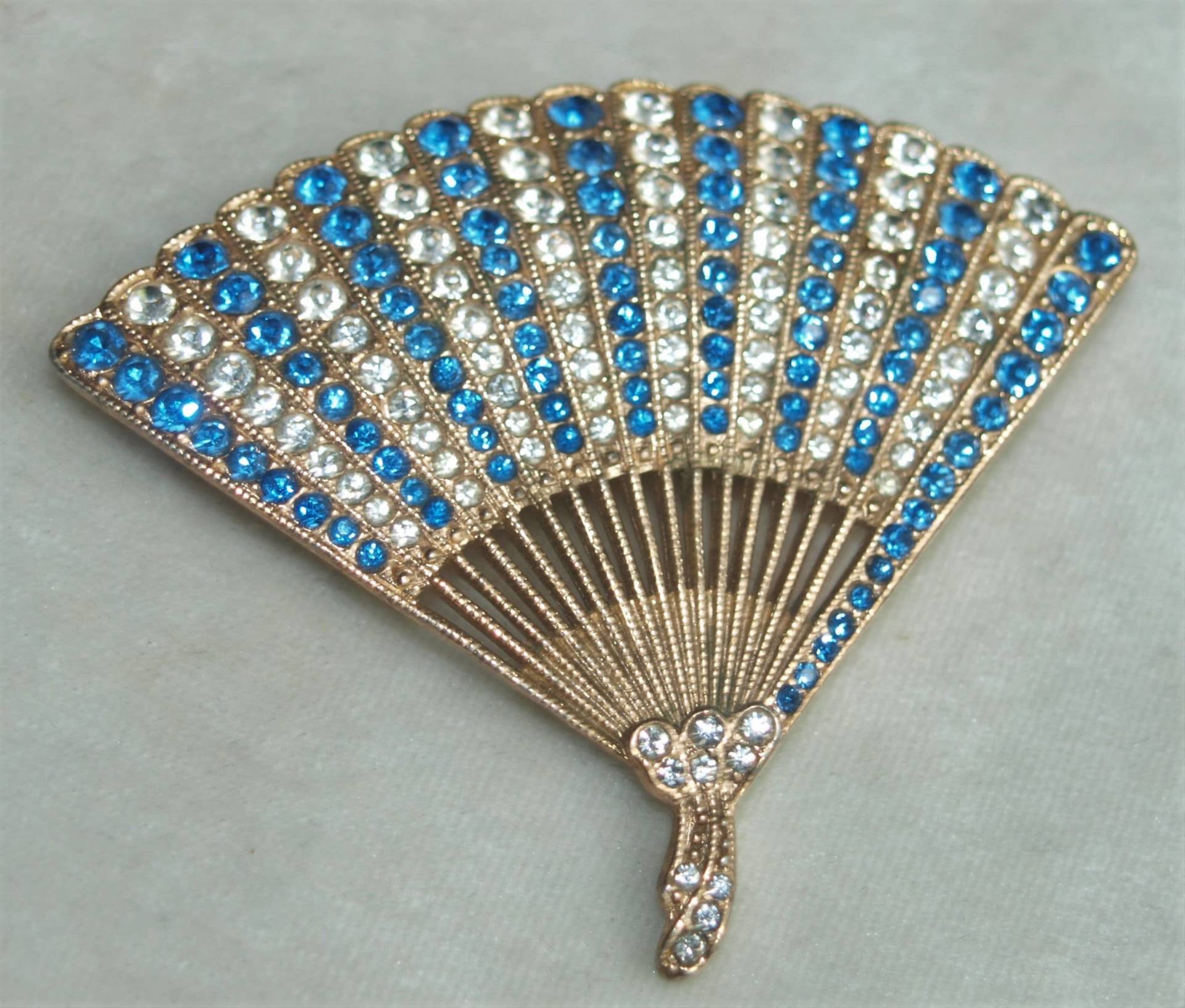 Vintage Ora Fan Brosche Vintage Ora Fan Brosche von zouzoubijou