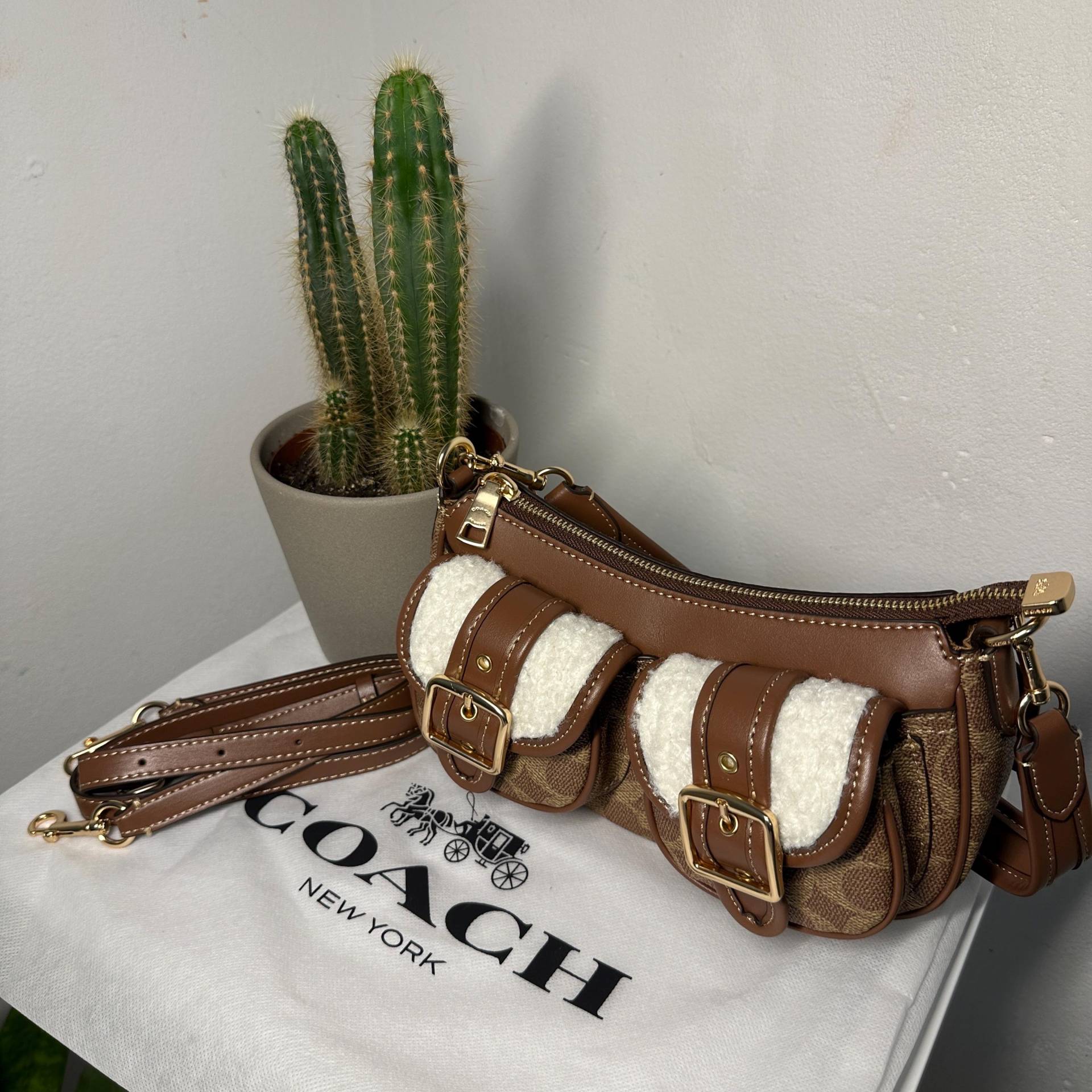 Vintage Ashton Christmas Edition 2Way Bag 90S Style With Signature Design von zumewear