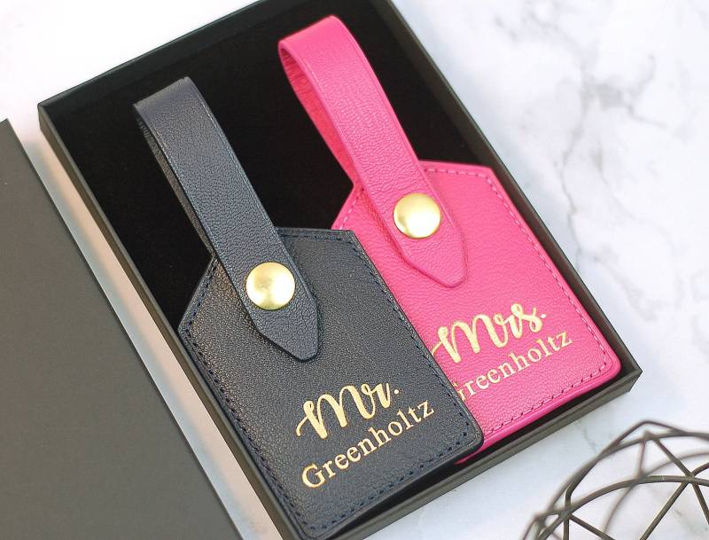 Set Mit 2 Leder Gepäckanhänger Für Mrs. Und Mr von zweby