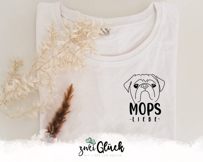 Bügelplott Mops | Mopsliebe Bügelbild Plott Mops Textilaufkleber Zum Aufbügeln Lineart Bügelplott Mops | Mopsliebe Bügelbild Plott Mops Textilaufkleber Zum Aufbügeln Lineart von zweiglueck