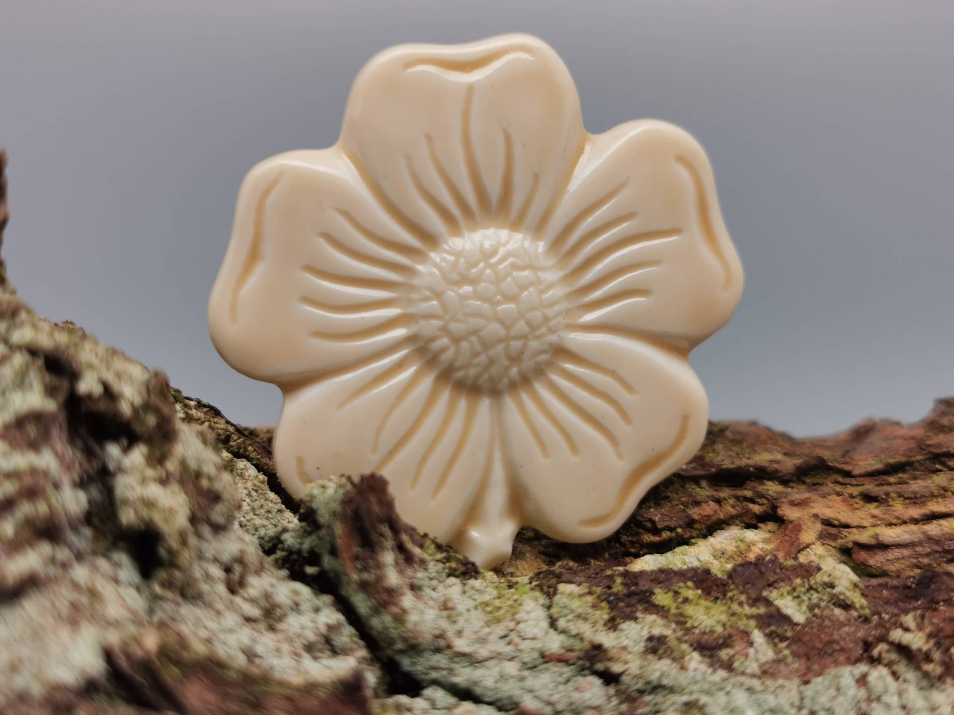 Vintage 70Er Jahre Modeschmuck Blumen Brosche Blüte Kunststoff Floral 60Er von zweitwert