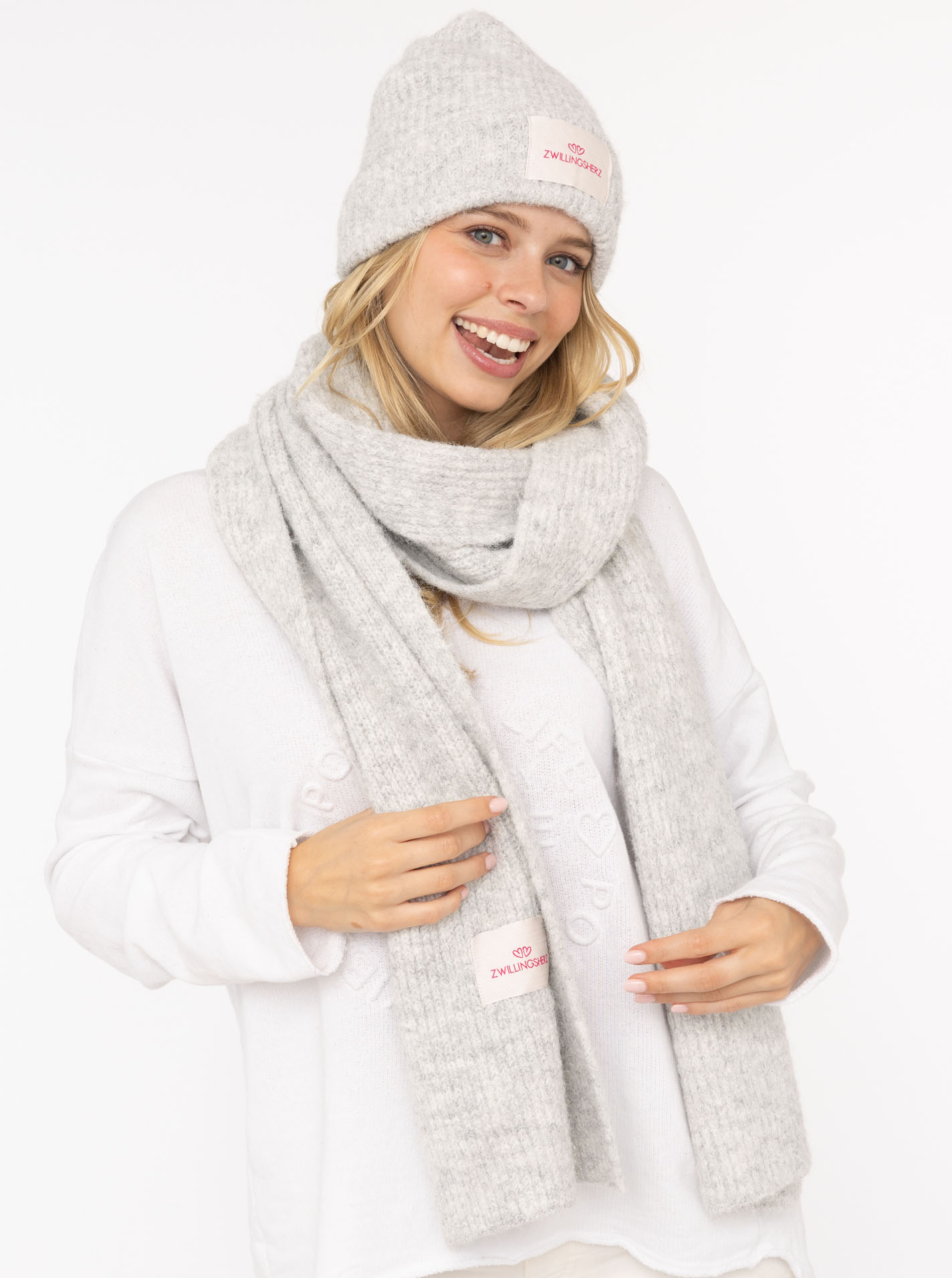 Zwillingsherz Strickschal ""Zwillingsherz Patch"" gerippt, mit Wolle und Patch von zwillingsherz